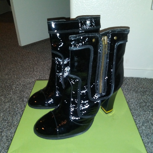 Boots - Picture 1 of 5